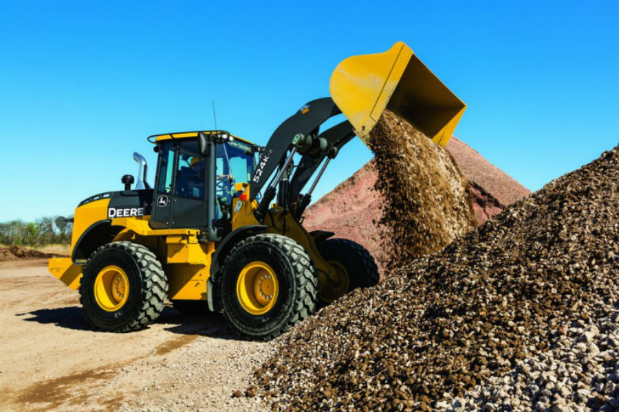john-deere-improves-fuel-efficiency-and-engine-performance-in-utility-class-wheel-loaders