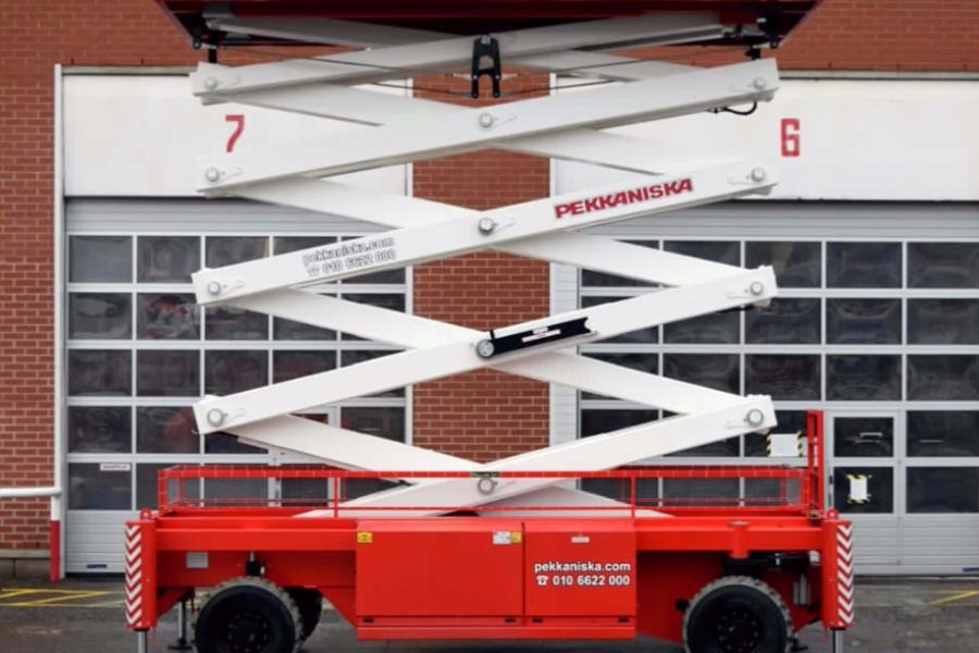 SA gets Holland HL 275-D27 ‘The Rolls-Royce’ of scissor lifts