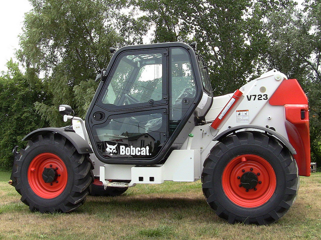 Bobcat adds V723 to telescopic tool carrier family